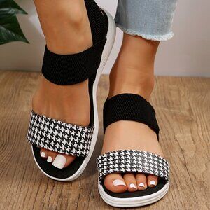 Faux Leather Open Toe Low Heel Sandals in Black & White Houndstooth